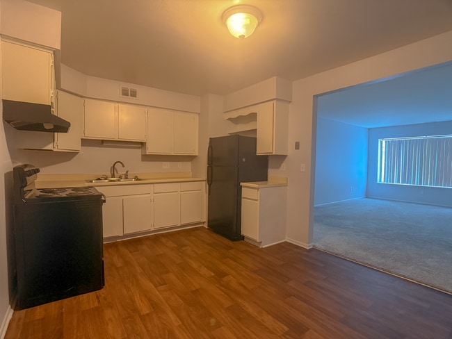 Kitchen - Waverly Flatz