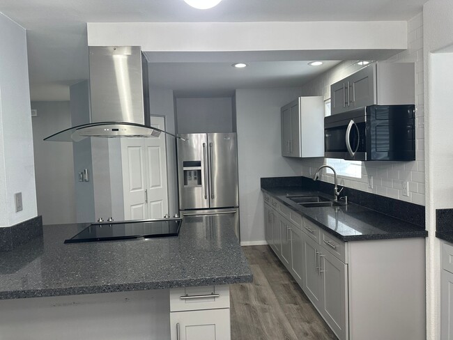 Building Photo - Free Perks, Spacious 4-Bedroom, 3-Bath Home!