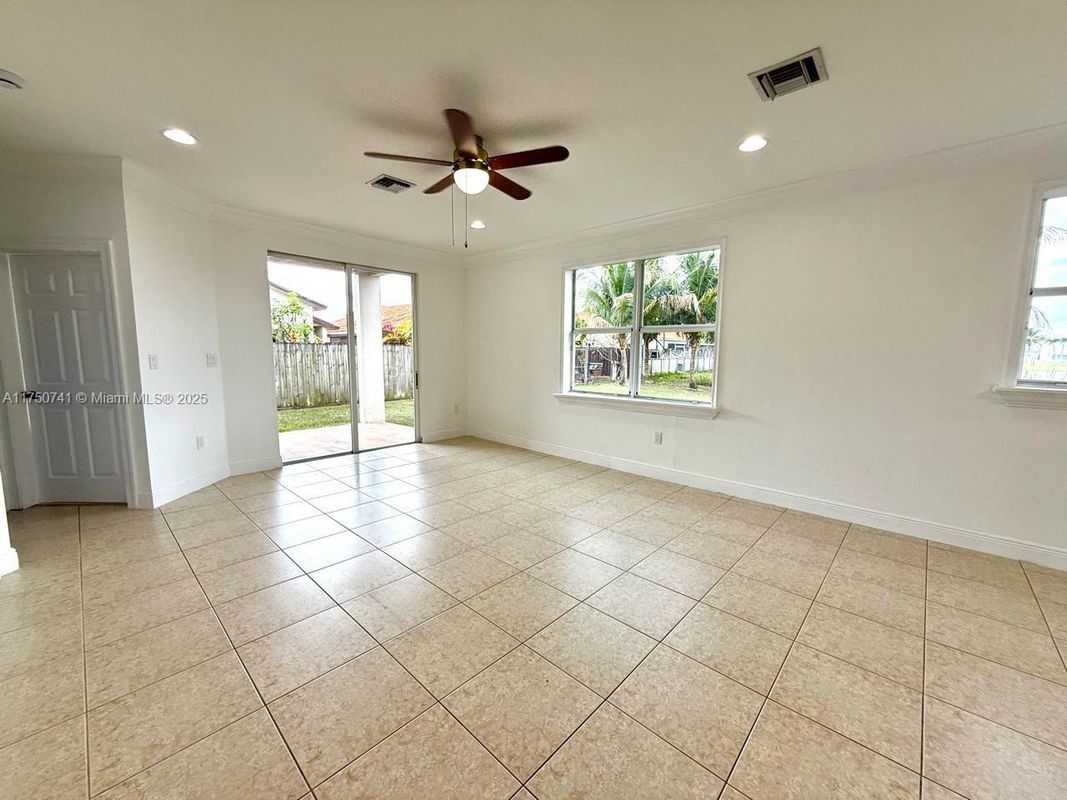 Building Photo - 3480 SW 149th Ave
