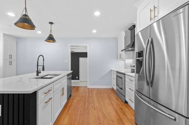 Building Photo - 2115 Bellaire Ave