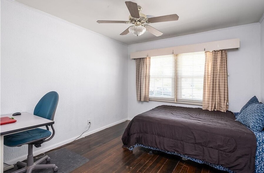 Building Photo - 1505 Thayer Dr