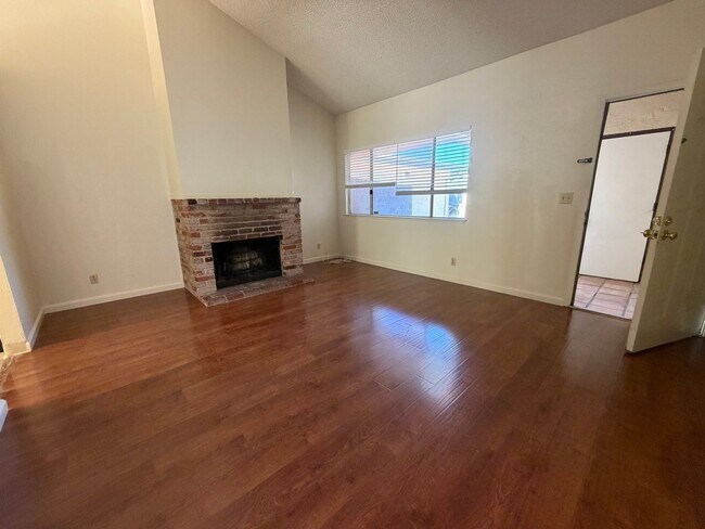 Building Photo - 2813 Pepper Oaks Dr