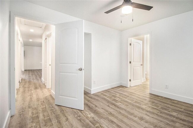 Building Photo - 1317 Redford Dr SE