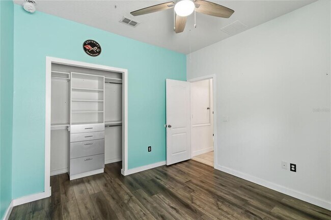 Building Photo - 3053 Red Hawk Ln