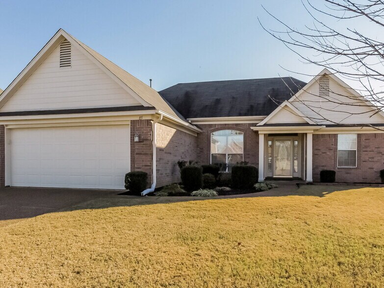 Primary Photo - 85 Caitlyn Geneva Cove