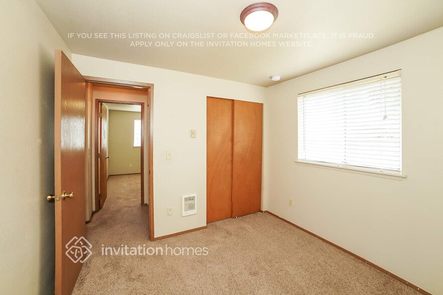 Building Photo - 15605 120th Ave E