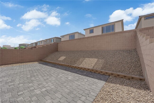 Building Photo - 10263 Estancia Hl St