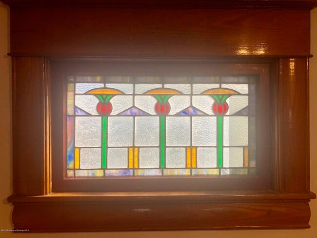 Building Photo - 504 School St