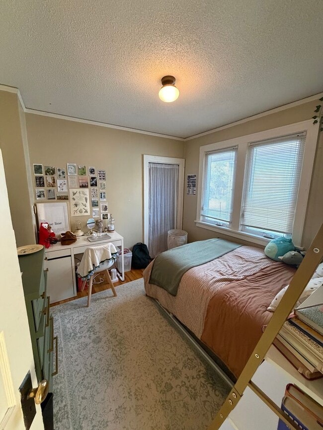 Building Photo - AVAILABLE JUNE - Beautiful 4 Bed 1 Bath Near UMD