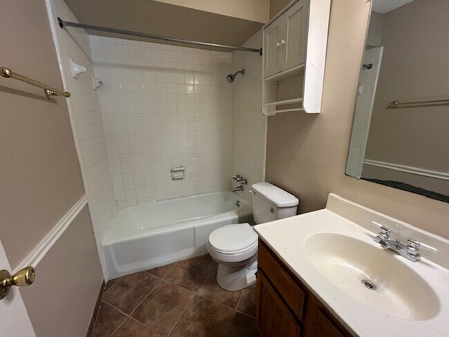 Building Photo - Renovated 3 Bedroom 2 Bath Home with 2 Car...