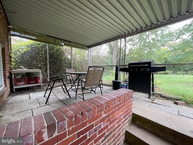 Building Photo - 6711 Beddoo St