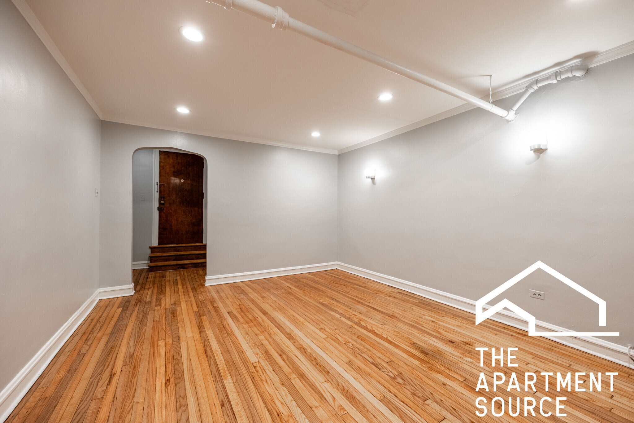Building Photo - 5642 N Kimball Ave