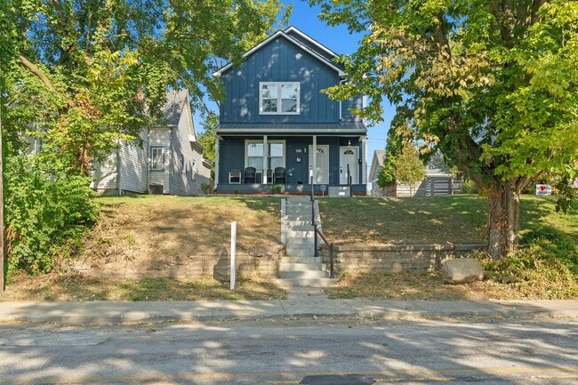 Building Photo - 1724 E Brookside Ave
