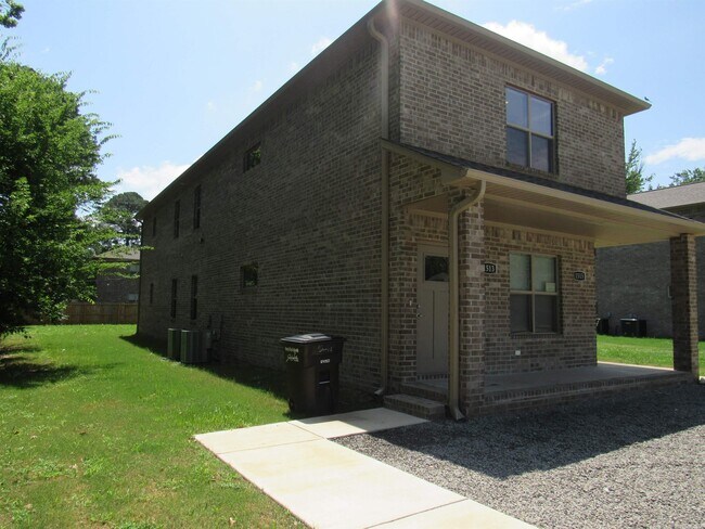 Building Photo - 1513 Stamps St