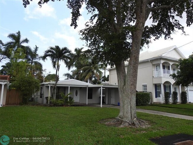 Building Photo - 1534 SW 10th Ave