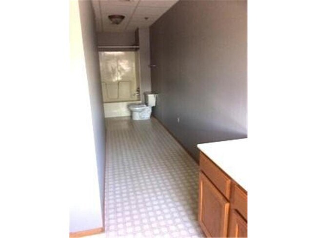 Building Photo - 109 E Luverne St
