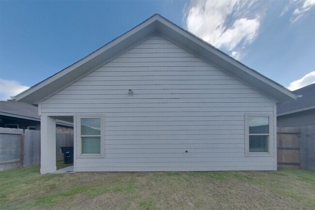 Building Photo - 9829 Gln Brk Ln
