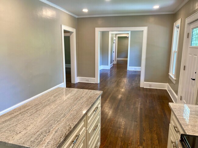 Building Photo - 115 Converse St