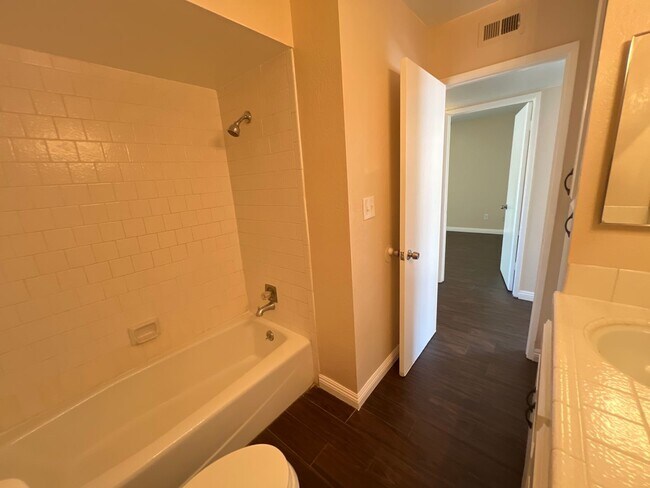 Building Photo - 6811 Klamath Way