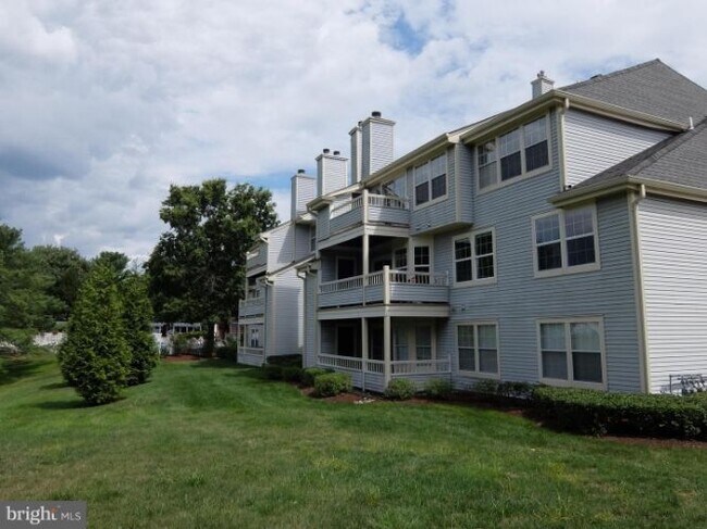 Building Photo - 202 Salem Ct