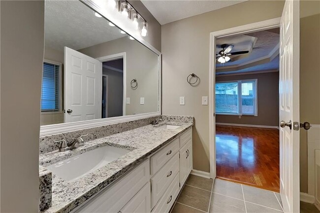 Building Photo - 4385 Foxberry Run