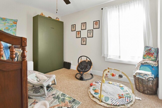 Building Photo - Pet Friendly Three Bedroom on Acre!