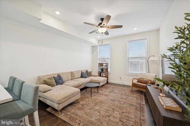 Building Photo - 3958 Mt Vernon St