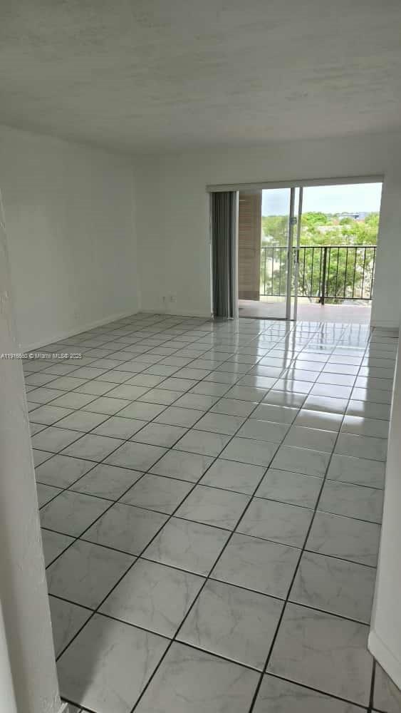 Building Photo - 13707 Kendale Lakes Cir