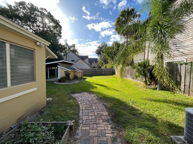 Building Photo - Three Bedroom Home in Winter Park