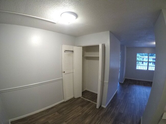 Building Photo - 4810 E Busch Blvd