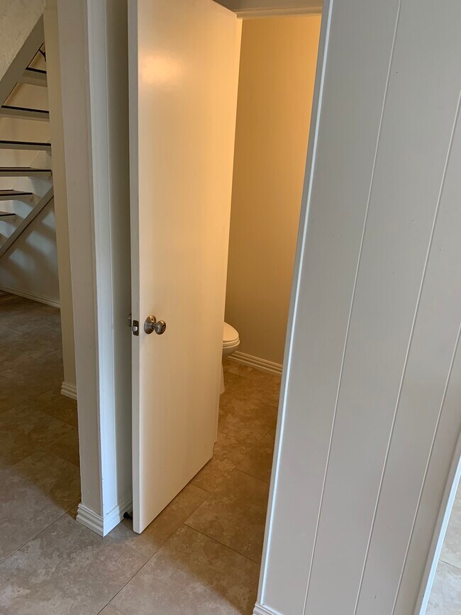 Building Photo - 3214 Crosscreek Dr