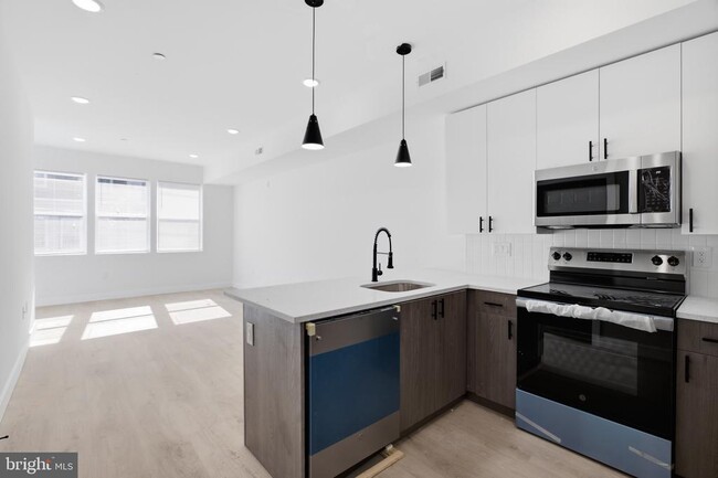 Building Photo - 2346 N 16th St