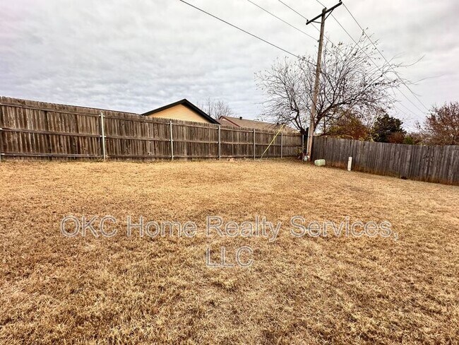 Building Photo - 17316 Valley Crst