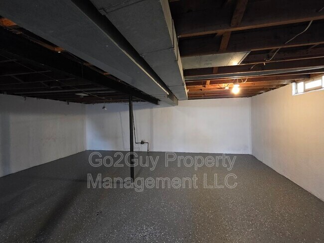 Building Photo - 22649 Frisbee St