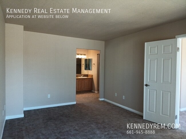 Building Photo - 461 W Ave K