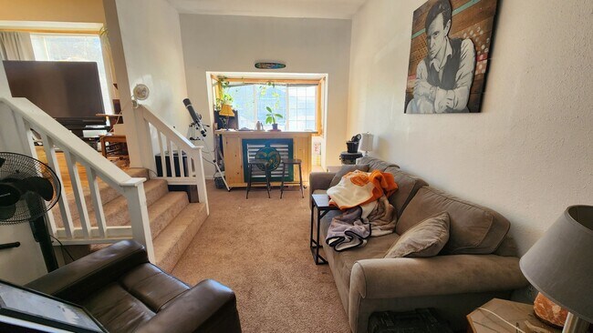 Building Photo - 910 Bungalow Ct