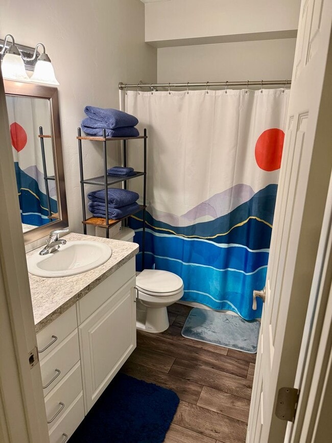 Building Photo - Victor - 4BR 3.5 Bath Townhouse Attached Garage