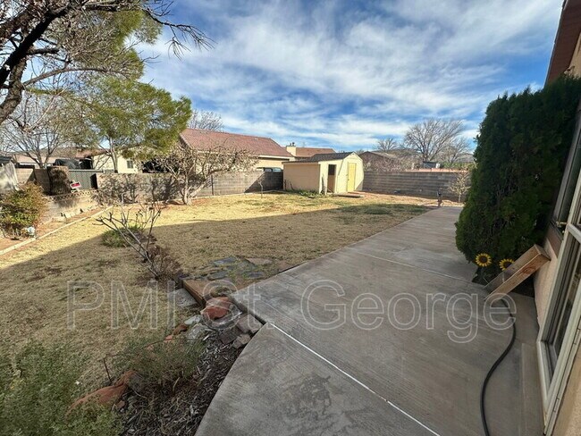 Building Photo - 3059 Bayberry Cir