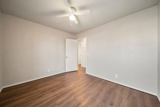 Building Photo - 2823 S 138th E Ave