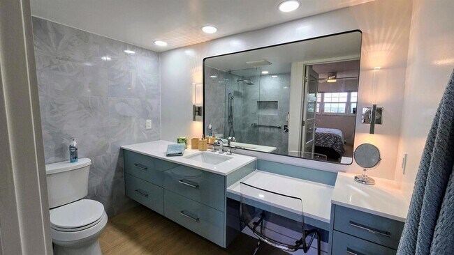 Building Photo - 3150 N Course Ln