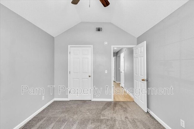 Building Photo - 3 Throgs Neck Way