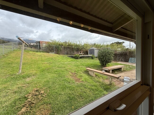 Building Photo - Unfurnished 2 bed/1 bath Kula Cottage with fully fenced yard