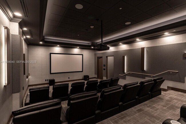 Building Photo - 2000 Island Blvd