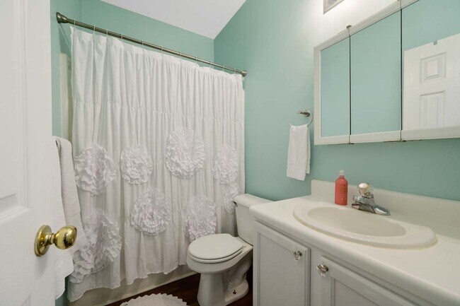 Building Photo - Updated High Gate Park Bungalow Just Short 5 Minute Walk to Downtown Wake Forest