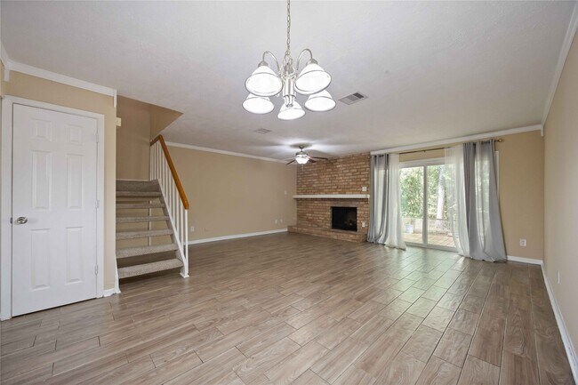 Building Photo - 2325 W Settler's Way