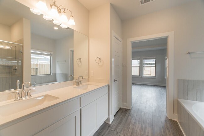 Building Photo - 10539 Preserve Wy