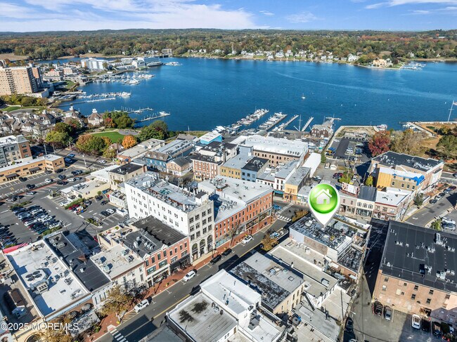 Building Photo - 7 Broad St