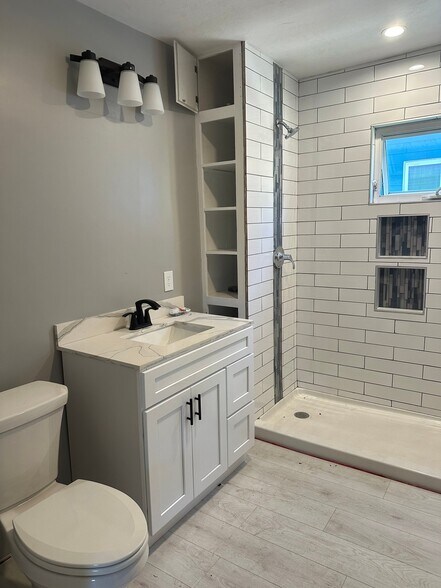 Building Photo - 52 Pilgrim Ave