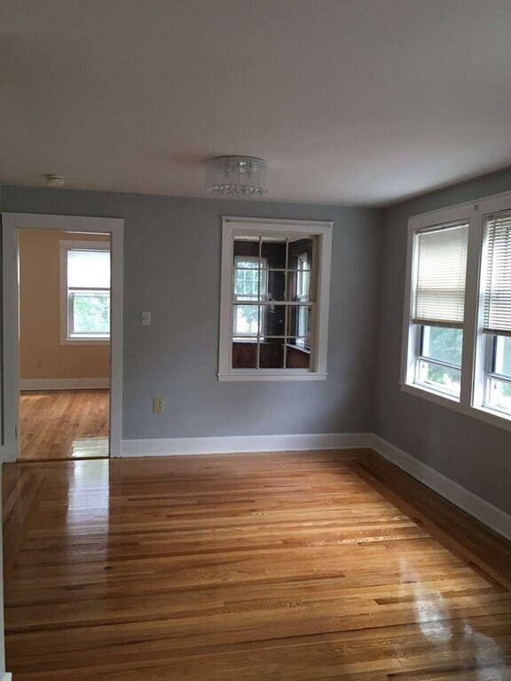 Building Photo - 36 Whiton Ave