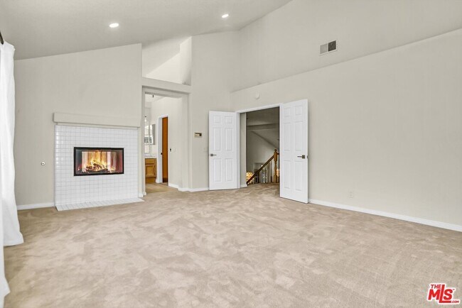 Building Photo - 2605 Country Ln